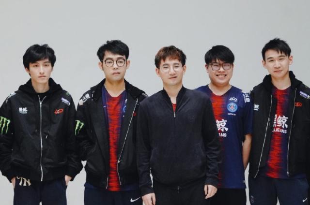 新主机更像 新主机更像