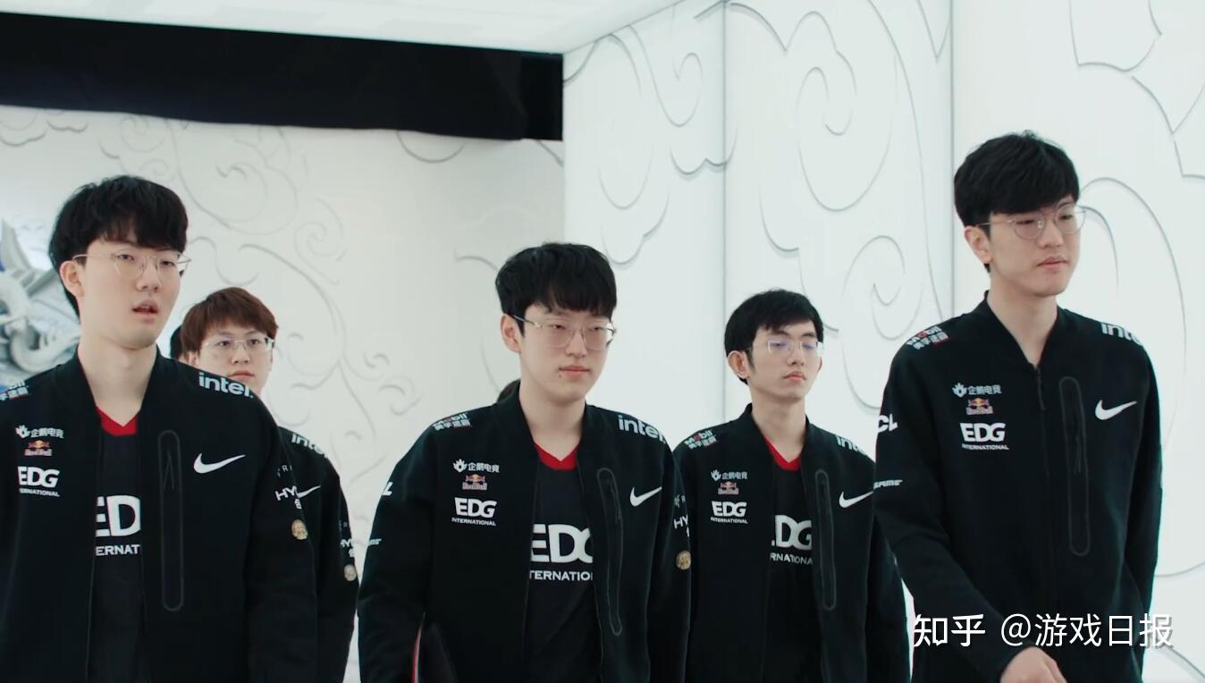 通过短传诱 通过短传诱